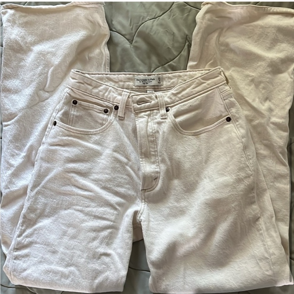 [A&F] 90s Relaxed Jean High Rise Curve Love